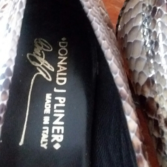 Donald J Pliner Shoes - Picture 2 of 5
